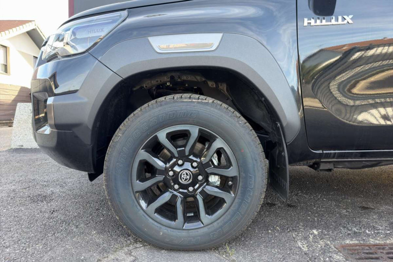 TOYOTA HILUX 2.8 204 BVA INVINCIBLE RIDEAU