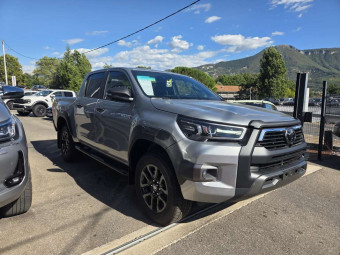 TOYOTA HILUX 2.8 204 BVA INVINCIBLE 4PL