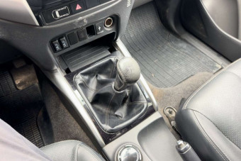 MITSUBISHI L200 2.4 DID 180 INTENS