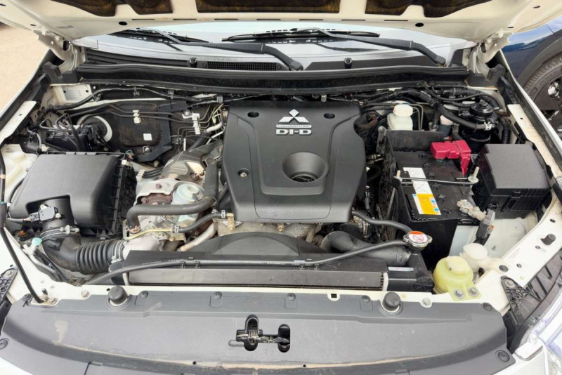 MITSUBISHI L200 2.4 DID 180 INTENS