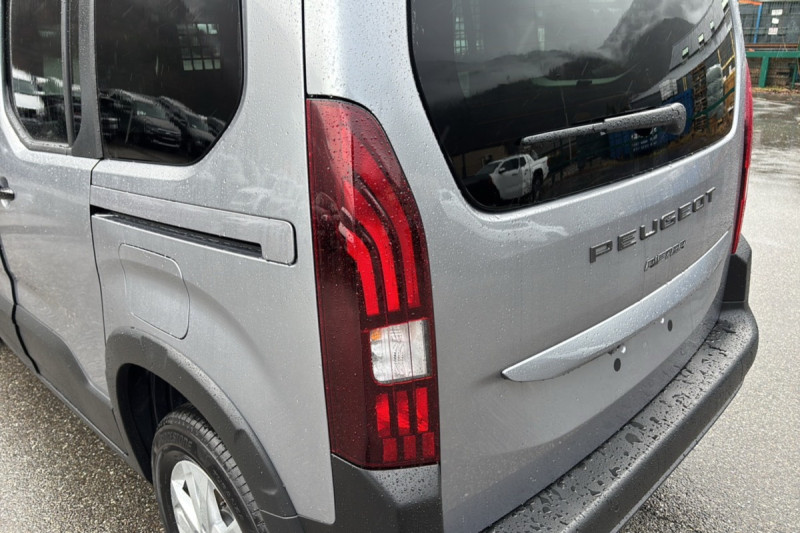 PEUGEOT RIFTER BLUEHDI 130 EAT8 ALLURE