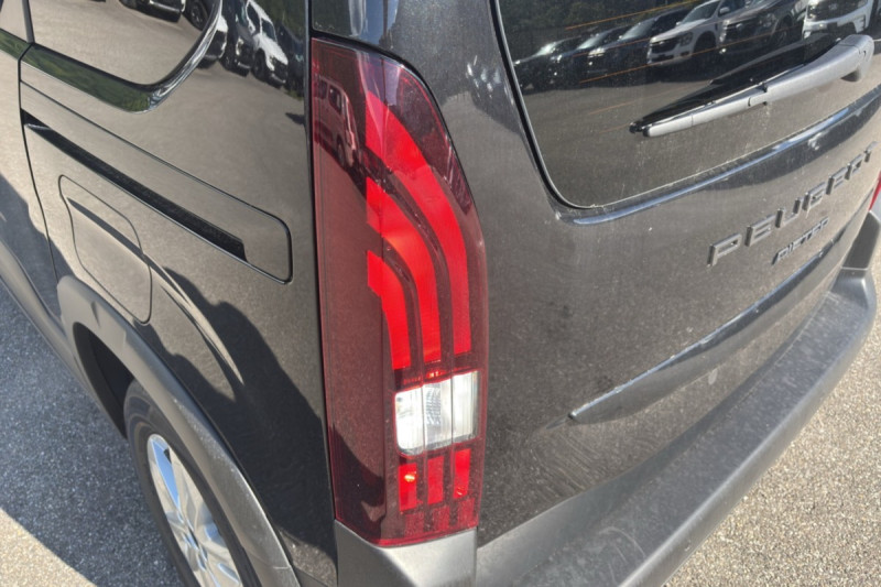 PEUGEOT RIFTER BLUEHDI 130 EAT8 ALLURE