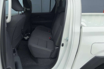 TOYOTA HILUX NEW 2.8 204 BVA CONFORT 4PL