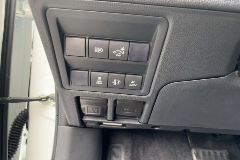 TOYOTA HILUX NEW 2.8 204 BVA CONFORT 4PL