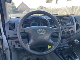 TOYOTA HILUX 2.5 144 LEGENDE XTRA