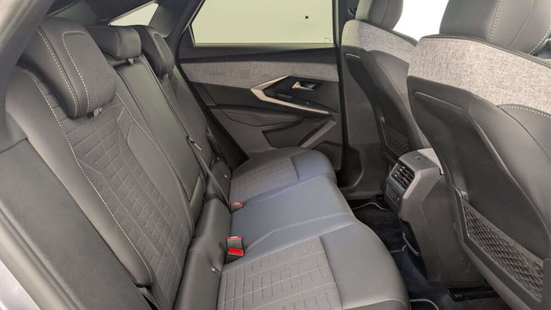 PEUGEOT 3008 HYBRID 145 E-DCS6 GT