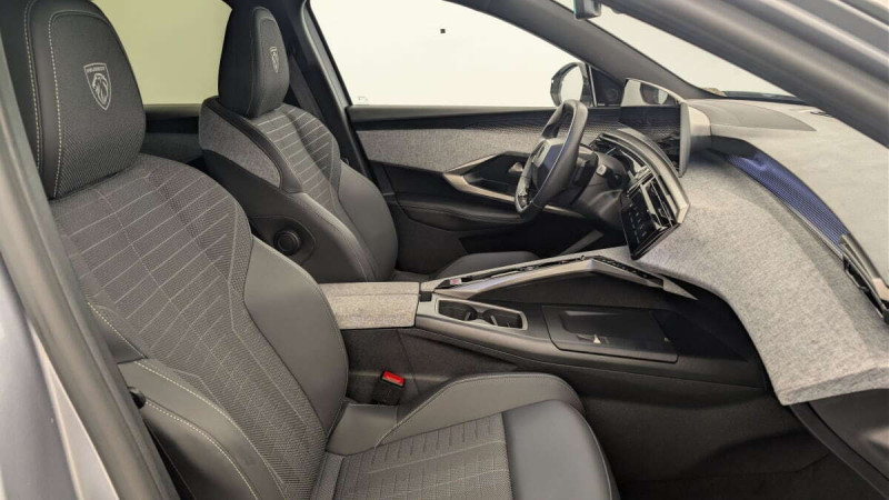 PEUGEOT 3008 HYBRID 145 E-DCS6 GT