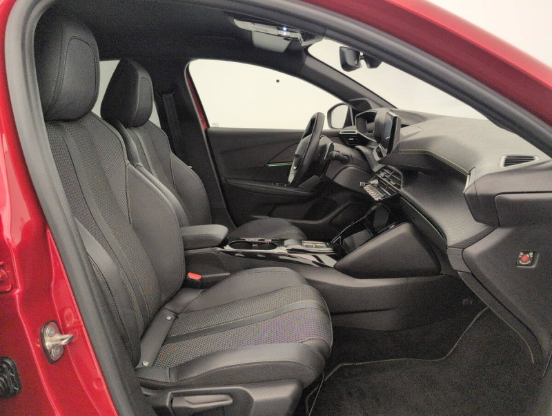 PEUGEOT 208 PURETECH 100 EAT8 GT