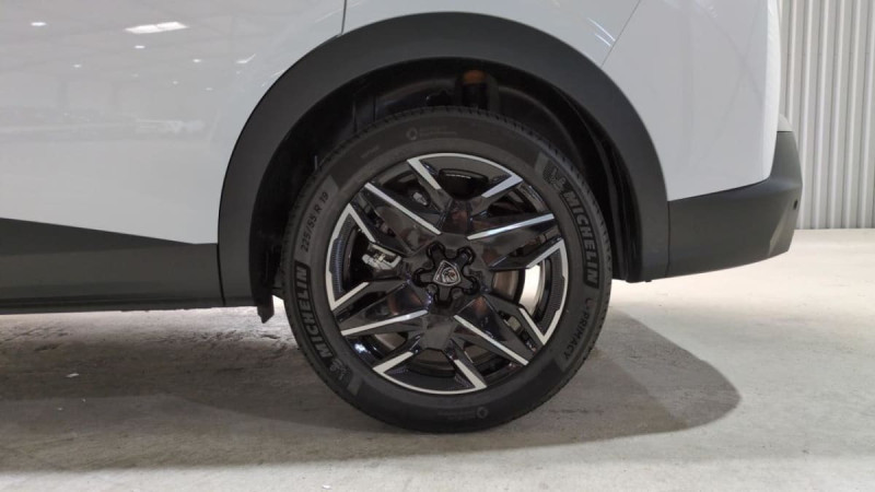PEUGEOT 5008 HYBRID 145CH E-DCS6 GT
