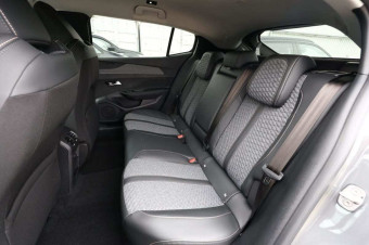 PEUGEOT 408 HYBRID 145 E-DCS6 ALLURE