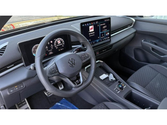 VOLKSWAGEN T-ROC 1.5 ETSI 150 DSG R-LINE
