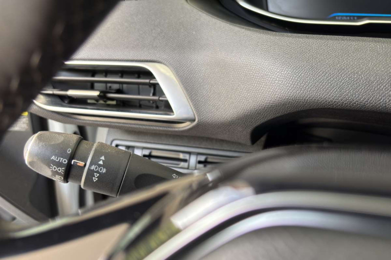 PEUGEOT 5008 1.6 HDI 120 ALLURE 7PL GRIP