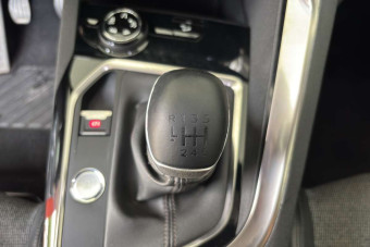 PEUGEOT 5008 1.6 HDI 120 ALLURE 7PL GRIP