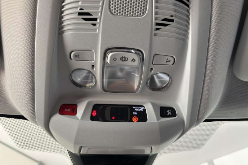 PEUGEOT 5008 1.6 HDI 120 ALLURE 7PL GRIP