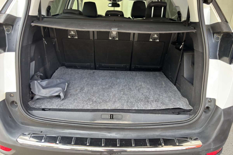 PEUGEOT 5008 1.6 HDI 120 ALLURE 7PL GRIP