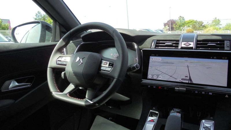 DS DS 7 BLUEHDI 130 EAT8 PERFORMANCE LINE