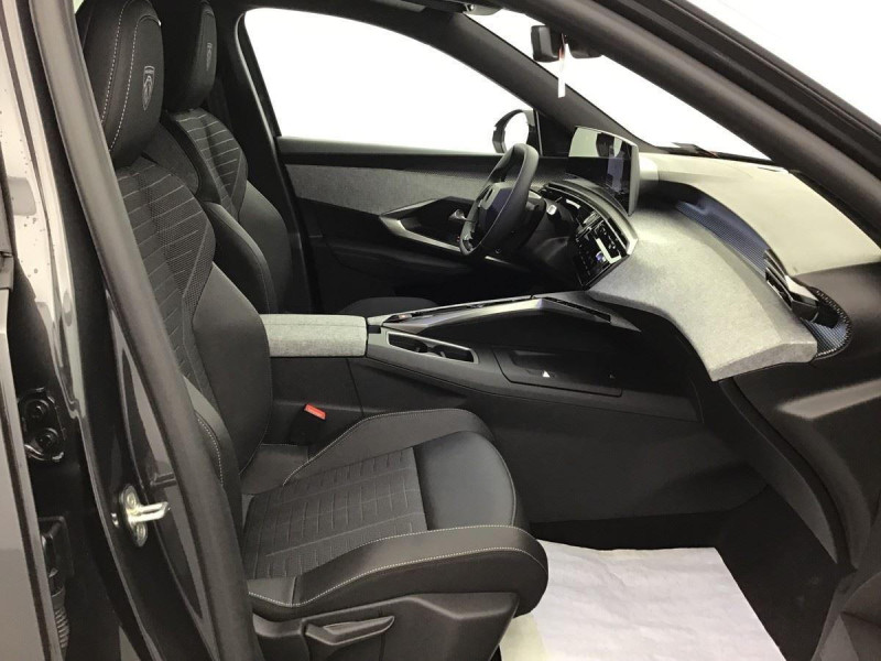 PEUGEOT 5008 GT 1.2 HYBRID 145