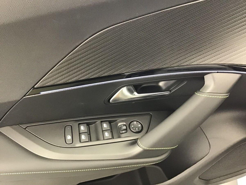 PEUGEOT 2008 GT HYBRID 145 HP E-DSC6