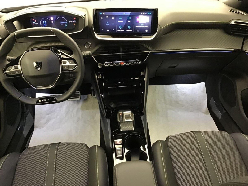 PEUGEOT 2008 GT HYBRID 145 HP E-DSC6