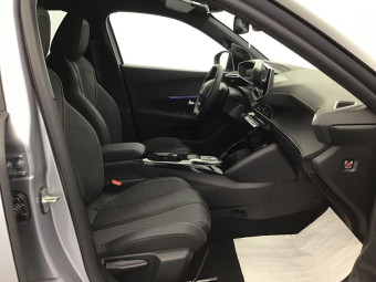 PEUGEOT 2008 GT HYBRID 145 HP E-DSC6
