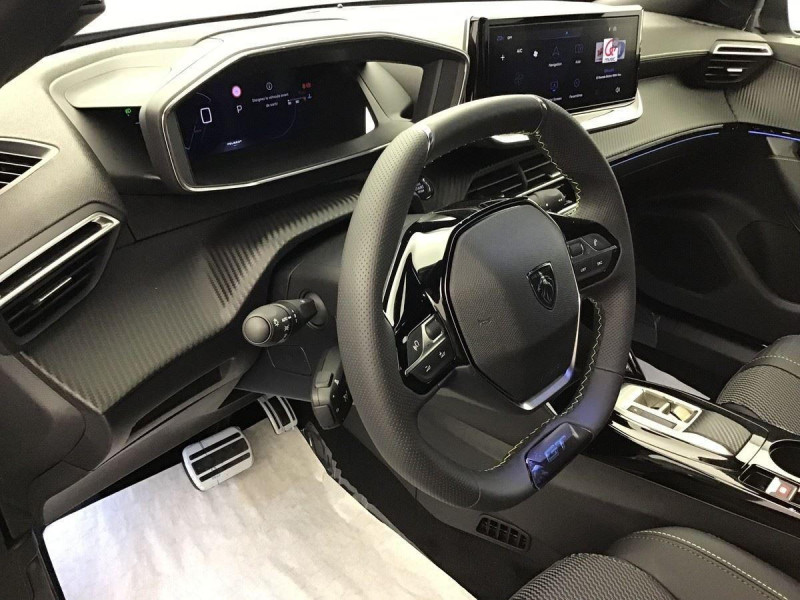 PEUGEOT 2008 1.2 HYBRID 145 DCS6 GT