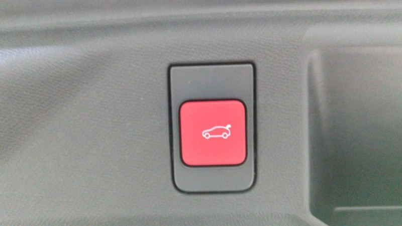 PEUGEOT 5008 HYBRID 145CH E-DCS6 GT
