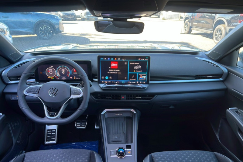 VOLKSWAGEN T-ROC ETSI 150 DSG7 R-LINE