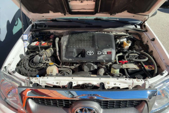 TOYOTA HILUX 2.5 D-4D 120 4X4 D.CAB