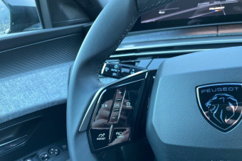 PEUGEOT 5008 HYBRID 145 E-DCS6 ALLURE PLUS