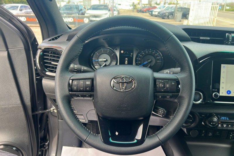 TOYOTA HILUX 2.8 204 BVA INVINCIBLE 4PL