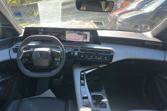 PEUGEOT 5008 HYBRID 145 E-DCS6 ALLURE PLUS