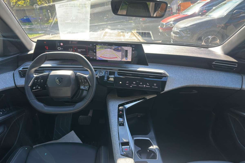 PEUGEOT 5008 HYBRID 145 E-DCS6 ALLURE PLUS