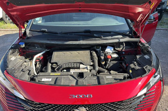 PEUGEOT 3008 1.2 130 EAT8 GT SURÉQUIPÉ