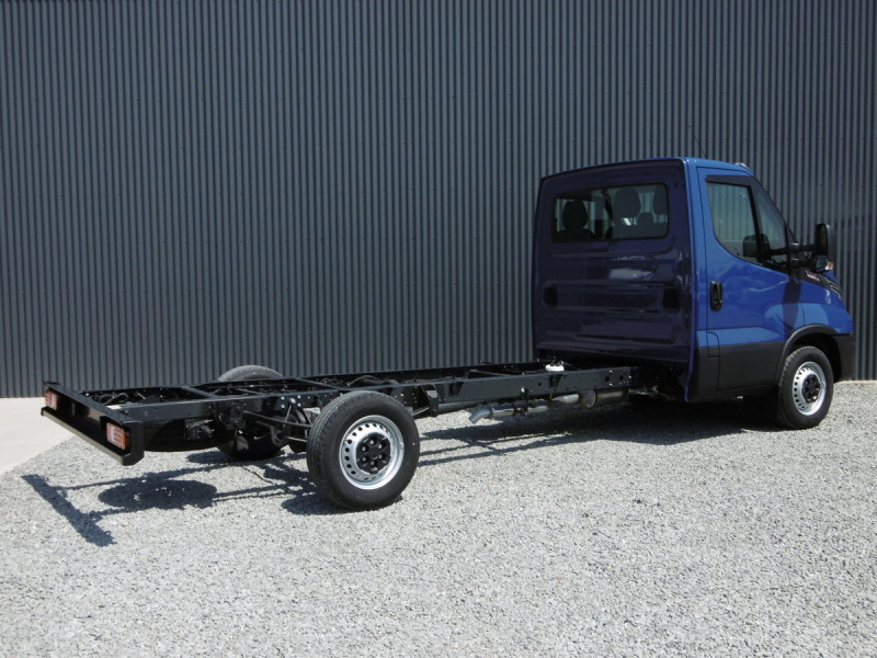 IVECO DAILY CHASSIS CAB 35S17 EMP 4100 180 TD BVA