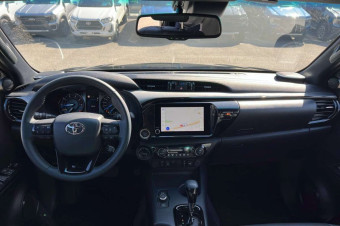 TOYOTA HILUX 2.8 204 BVA INVINCIBLE 4PL