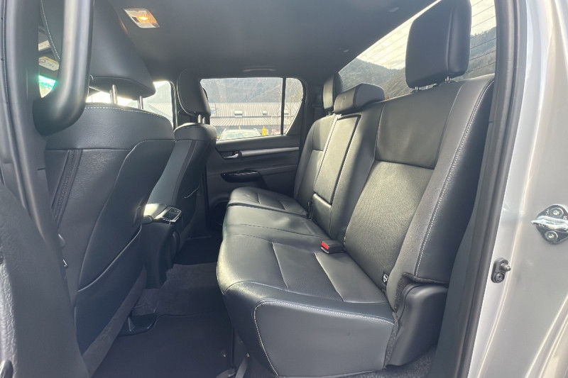TOYOTA HILUX 2.8 204 BVA INVINCIBLE 4PL