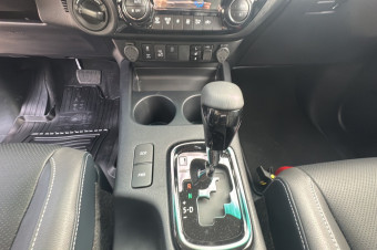 TOYOTA HILUX 2.8 204 BVA INVINCIBLE 4PL