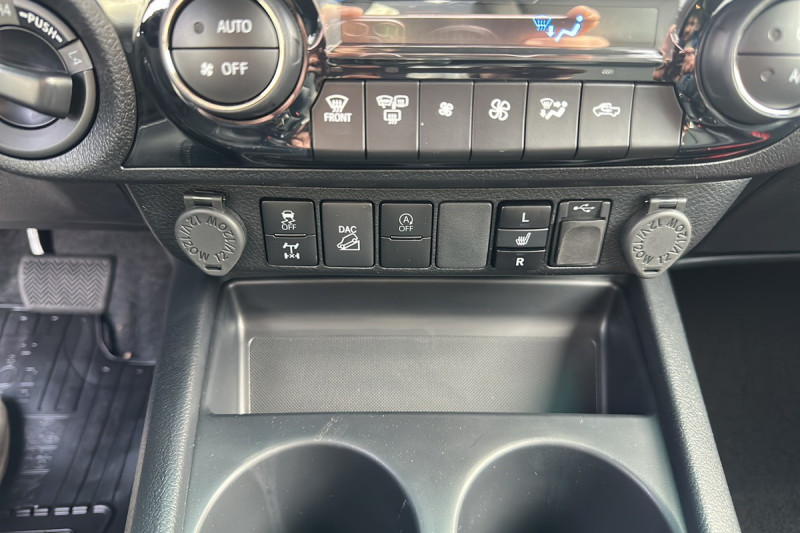 TOYOTA HILUX 2.8 204 BVA INVINCIBLE 4PL