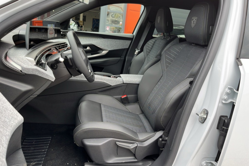 PEUGEOT 5008 HYBRID 145 E-DCS6 GT 360 T.O