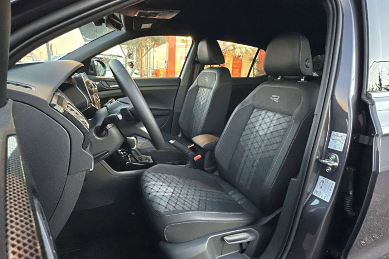 VOLKSWAGEN T-CROSS TSI 116 DSG7 R-LINE