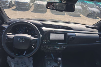 TOYOTA HILUX 2.8 204 BVA INVINCIBLE RIDEAU