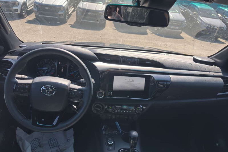 TOYOTA HILUX 2.8 204 BVA INVINCIBLE RIDEAU