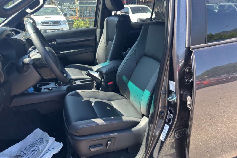 TOYOTA HILUX 2.8 204 BVA INVINCIBLE RIDEAU