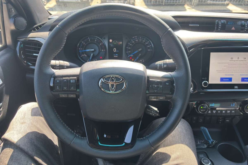 TOYOTA HILUX 2.8 204 BVA INVINCIBLE RIDEAU