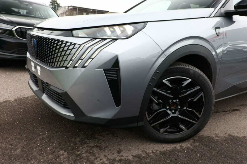 PEUGEOT 5008 HYBRID 145 E-DCS6 GT