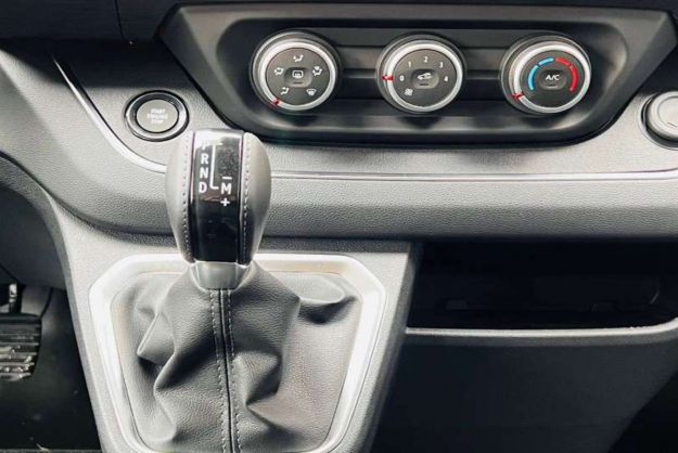 NISSAN PRIMASTAR DCI 170 DCT6 TEKNA L2H1 9PL