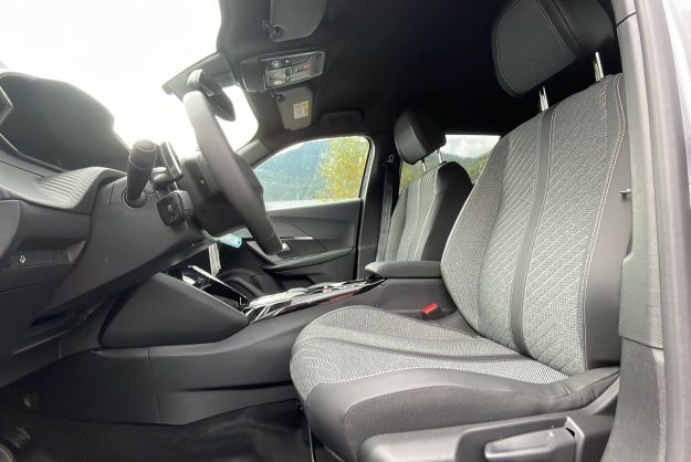 PEUGEOT 2008 NEW 130 EAT8 ALLURE GRIP VISIO2