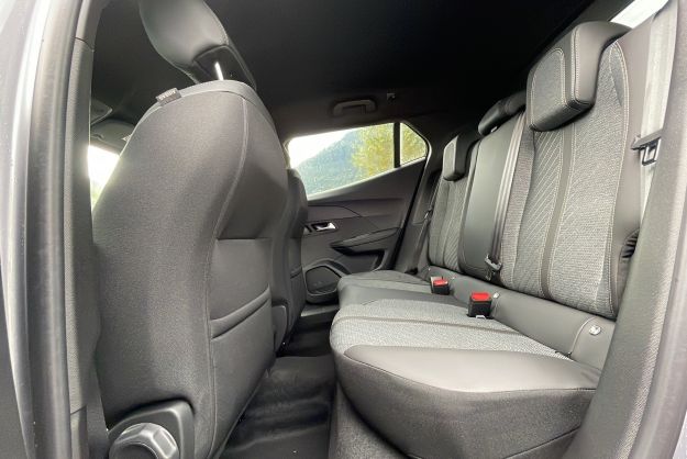 PEUGEOT 2008 NEW 130 EAT8 ALLURE GRIP VISIO2