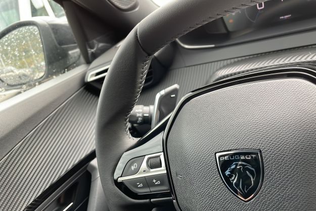 PEUGEOT 2008 NEW 130 EAT8 ALLURE GRIP VISIO2