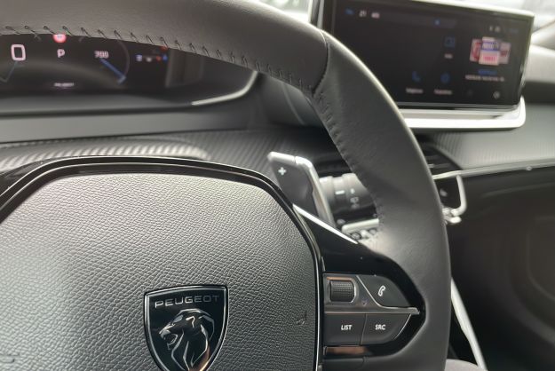 PEUGEOT 2008 NEW 130 EAT8 ALLURE GRIP VISIO2